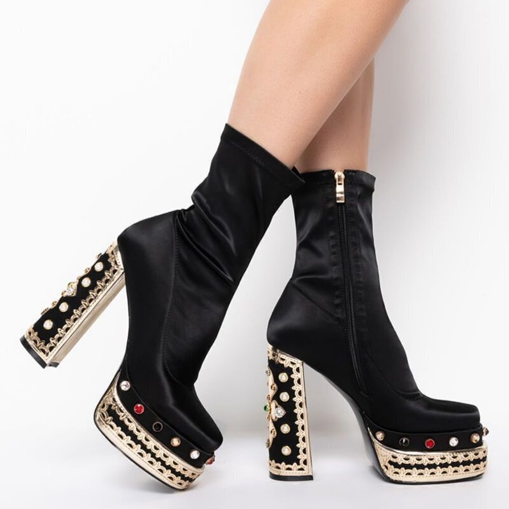 AZALEA WANG SPOLIGHT JUNKIE CHUNKY BOOTIE IN BLACK  ( BRAND NEW !!! )